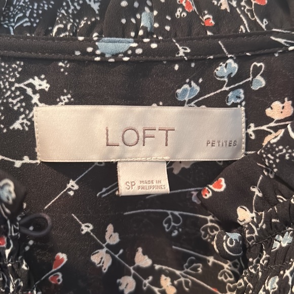 LOFT petite floral blouse - Picture 3 of 4